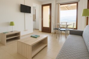 TV - Mini villa vue mer et wifi dans petite résidence*** avec piscine chauffée (Serra-di-Ferro)