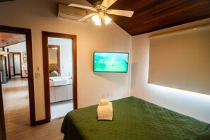 Iron/ironing board, Internet, bed sheets - Luxury penthouse with spa in the center of Búzios, 5 minutes from the famous Rua das Pedras. (Armação dos Búzios)
