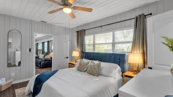 4 bedrooms, desk, iron/ironing board, WiFi (free)