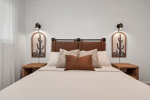 Iron/ironing board, free WiFi, bed sheets - Modern Brick Retreat / Fresh Atmosphere (Houston)