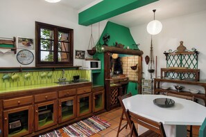 Private kitchen - Casa Belo Jardim - Studio with garden (Arco da Calheta)