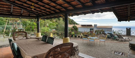 屋外ダイニングエリア