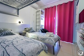 6 bedrooms, free WiFi - House Venitia 14 persons (AUSSONNE)