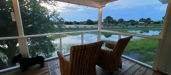 Golf Cart Included - 3BR, 2BA - 2 Blocks to Beach - 3 Pools Nearby -Tidal Marsh