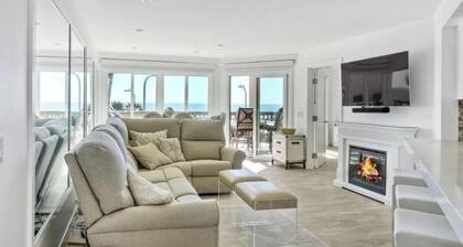 Beachfront 2BR/2BA Condo •Ground Floor •Newly Remodeled •Heart of Pacific Beach