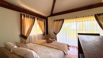 Deluxe Cabin, Patio, Garden View