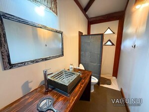 Deluxe Cabin, Patio, Garden View | Bilik Mandi