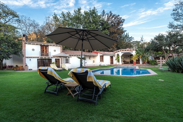 Pool - LUZ KAUANI (Tepoztlan)