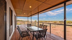 Outdoor dining - Melaleuca Escape to this brank new pole home (Exmouth)