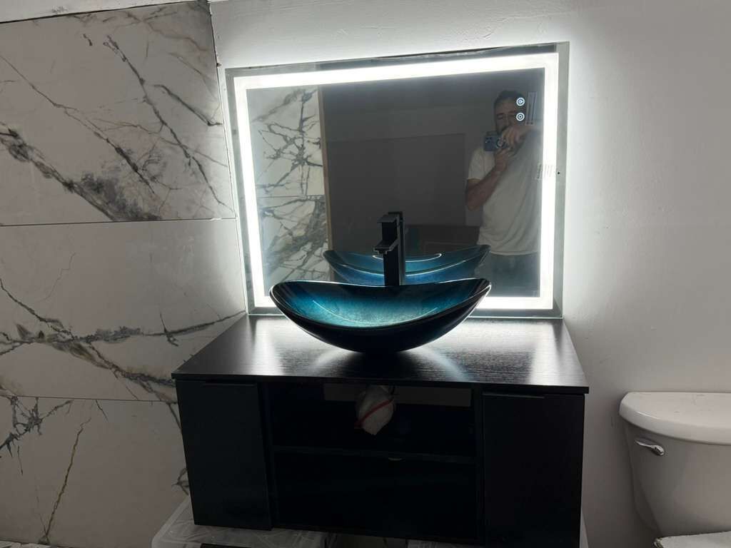 Hårtørrer, håndklæder, Toiletpapir