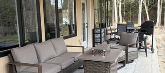  Relaxing 2 bedroom home on the Trout River views of historic train trestle.