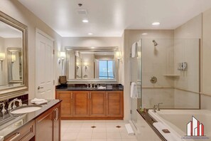 Shower, hair dryer, towels, shampoo - MGM Signature-27-820 1Br 2Ba F1 Pits Suite Balcony (Las Vegas)