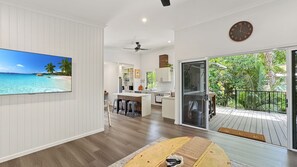 Interior - Tropic 21 - Beautifully built tropical home (Picnic Bay)