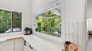 Interior - Tropic 21 - Beautifully built tropical home (Picnic Bay)