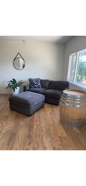 Interior -  Private lake view 4-BR home in tranquil W Kelowna on Wine Trail- fenced,AC (West Kelowna)