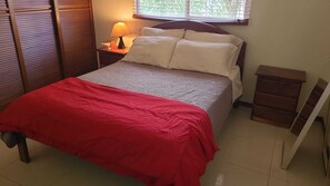 WiFi, bed sheets - Beautiful Costa Linda beach condo, 2 BR/ 2 BA, Pool view (Jacó)
