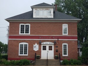 Exterior - Lovely 5-bedroom house with AC in charming Woodville (Woodville)