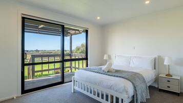 3 bedrooms, WiFi, bed sheets