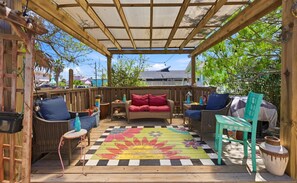 Property grounds - Hot Tub, Pet Friendly & Near Beach - Coastal Cottage (Port Aransas)