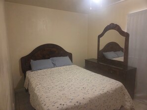 3 habitaciones, tabla de planchar con plancha y wifi gratis 