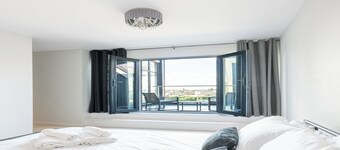 Penthouse apartment in the centre of rayleigh - Pass the Keys