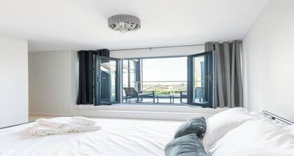 Penthouse apartment in the centre of rayleigh - Pass the Keys