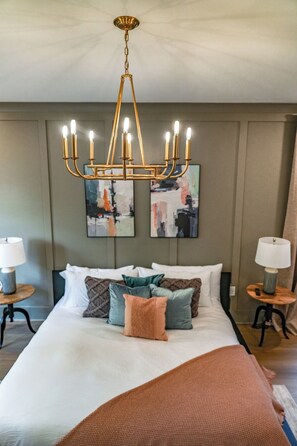 Room - Luxury 4BR · Speakeasy · Theatre · Office · Duke (Durham)