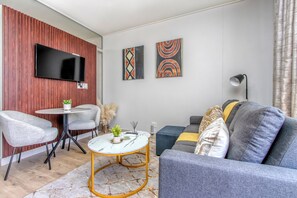 Smart TV - A Little Piece of Africa, Luxury Rosebank (Johannesburg)