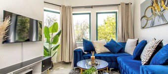 Stylish Circa Escape | Pool Views, Gym and Cinema