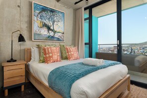 2 slaapkamers, een strijkplank/strijkijzer, internet, beddengoed