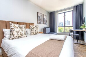 1 bedroom, in-room safe, iron/ironing board, Internet - One Rosebank Suite | Effortless Style and Comfort (Johannesburg)