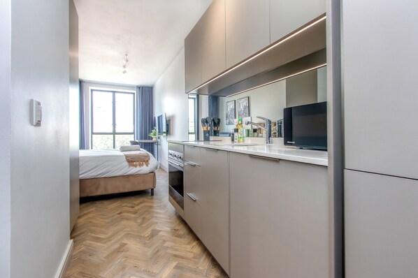1 bedroom, in-room safe, iron/ironing board, Internet - One Rosebank Suite | Effortless Style and Comfort (Johannesburg)