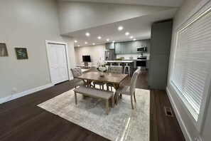 Dining - Beautifully Remodeled Luxury Cabin featuring a Large Game Room and Fire pit! (Sevierville)