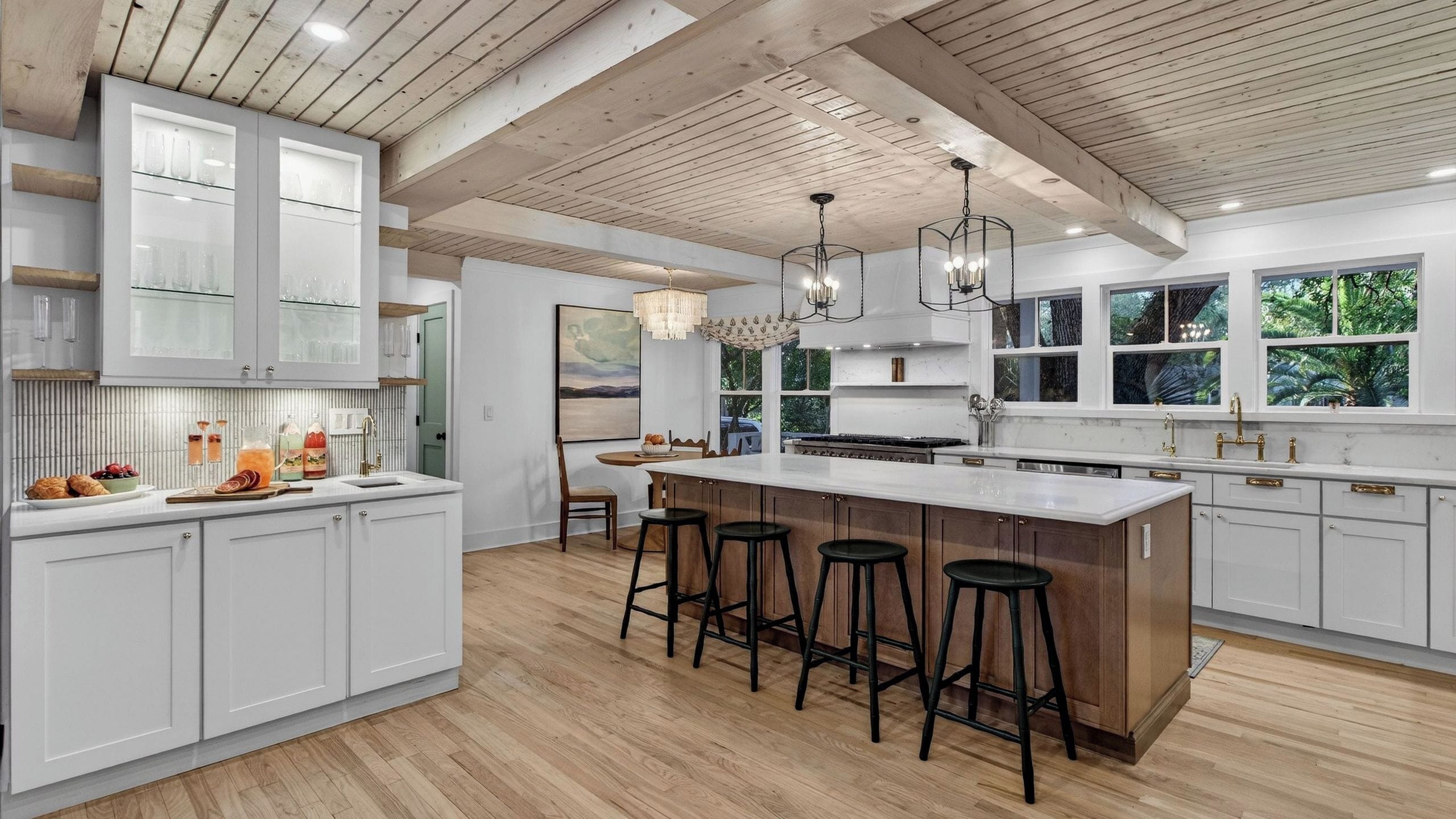 House (5 Bedrooms) | Interior
