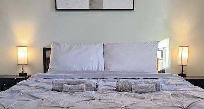 2nd floor 2 bedroom apartment walking distance to Rogers Place Arena