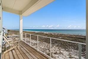 Property grounds - Pelican Dive – Luxury Gulf-Front Home - Private Walk-Over - Chefs Kitchen & Bar (Navarre)