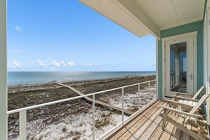 Property grounds - Pelican Dive – Luxury Gulf-Front Home - Private Walk-Over - Chefs Kitchen & Bar (Navarre)