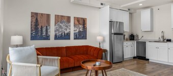 Driftwood Den | Boho 2BR | Dog-Friendly