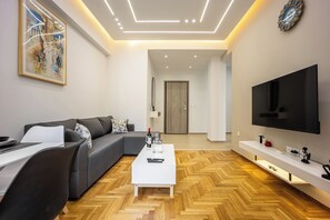 Living area - Artemis Modern Apartment II (Athina)