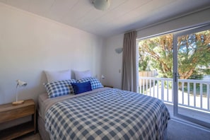 Room - Blackpool Living – Beaches, Village & Easy Living (Waiheke Island)