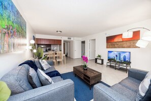 TV - Stylish Brickell 1BR • Free Parking • Sleeps 6 (Miami)