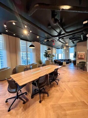 Interior - Lux Studio on 36th floor, Rooftop Pool, Prime Area (Miami)