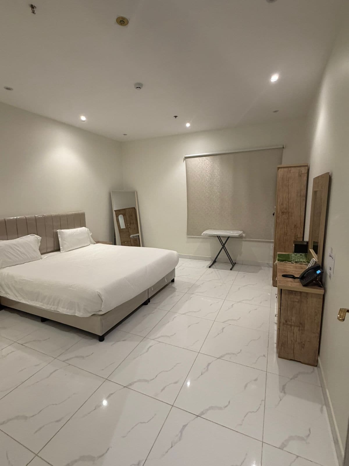 Apartment, Housekeeping