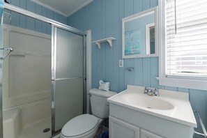 Shower - Aqua Hol - S Nags Head MP 18, Oceanfront, Ocean View, 3 Bedrooms, Flex Stays, Pets OK (South Nags Head)