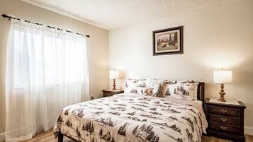 Iron/ironing board, WiFi, bed sheets