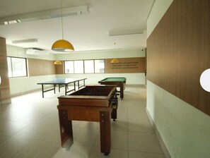 Games room - 2-bedroom apartment - excellent location, just 2 km from Shopping da Bahia. (Salvador)