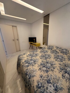 2 slaapkamers, een strijkplank/strijkijzer, beddengoed, rolstoeltoegang