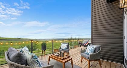 Crestmont Luxe Retreat | Hot Tub | Gym | AC