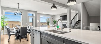 Crestmont Luxe Retreat | Hot Tub | Gym | AC