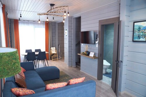 Three-bedroom cottage in charming Yoichi